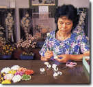 繭細工のコサージュ